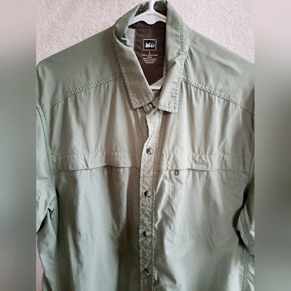Men's REI Green Button Down Shirt - Picture 4 of 15